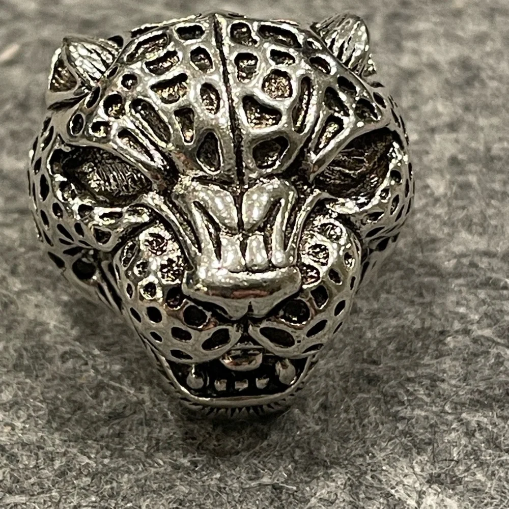 Silver Jaguar Big Cat Ring - Nickel - Size 9 - Picture 7 of 7